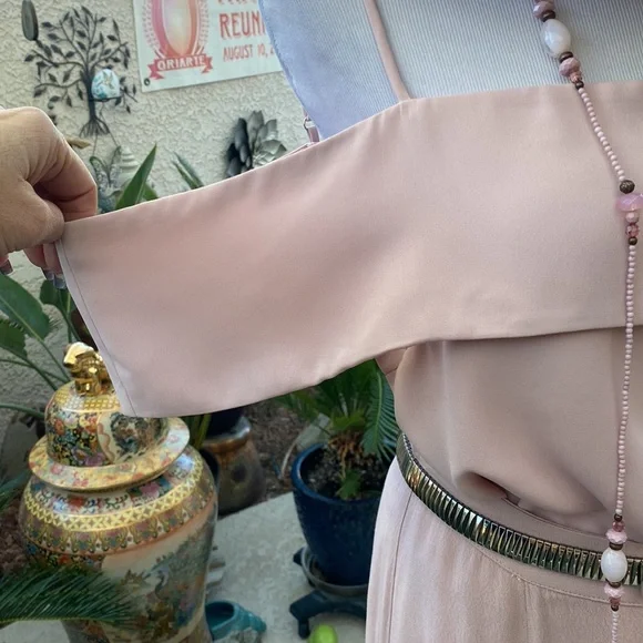 🌸🌸GORGEOUS 2 PIECE BLUSH TONE SKIRT-N-TOP OUTFIT🌸🌸 - Picture 3 of 9